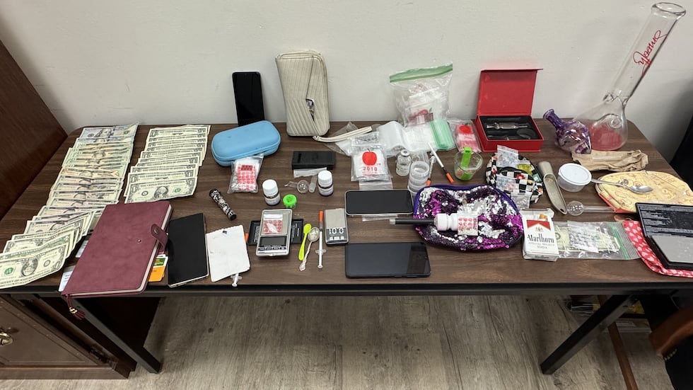 3 arrested in Livingston hotel drug bust